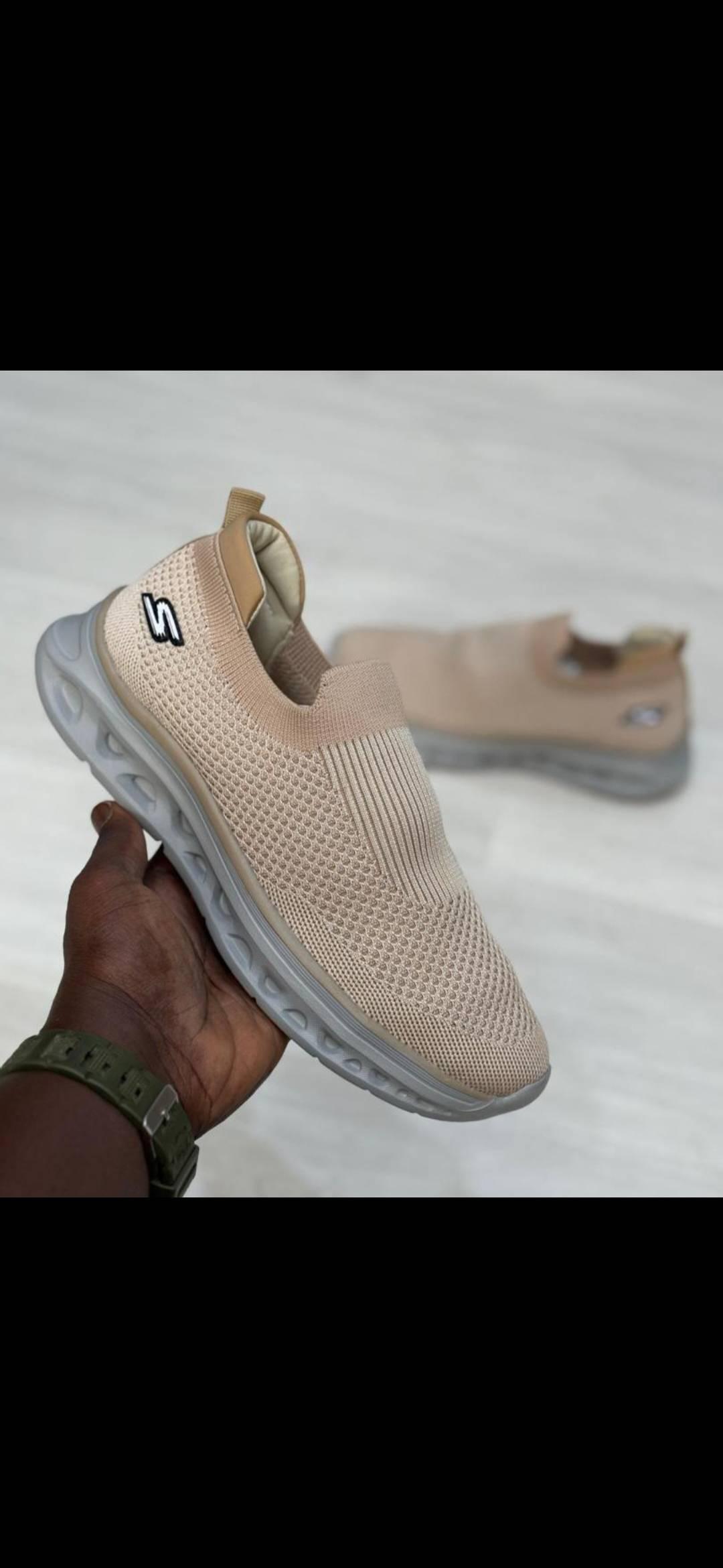 Une Paire de Chaussure — photo 1